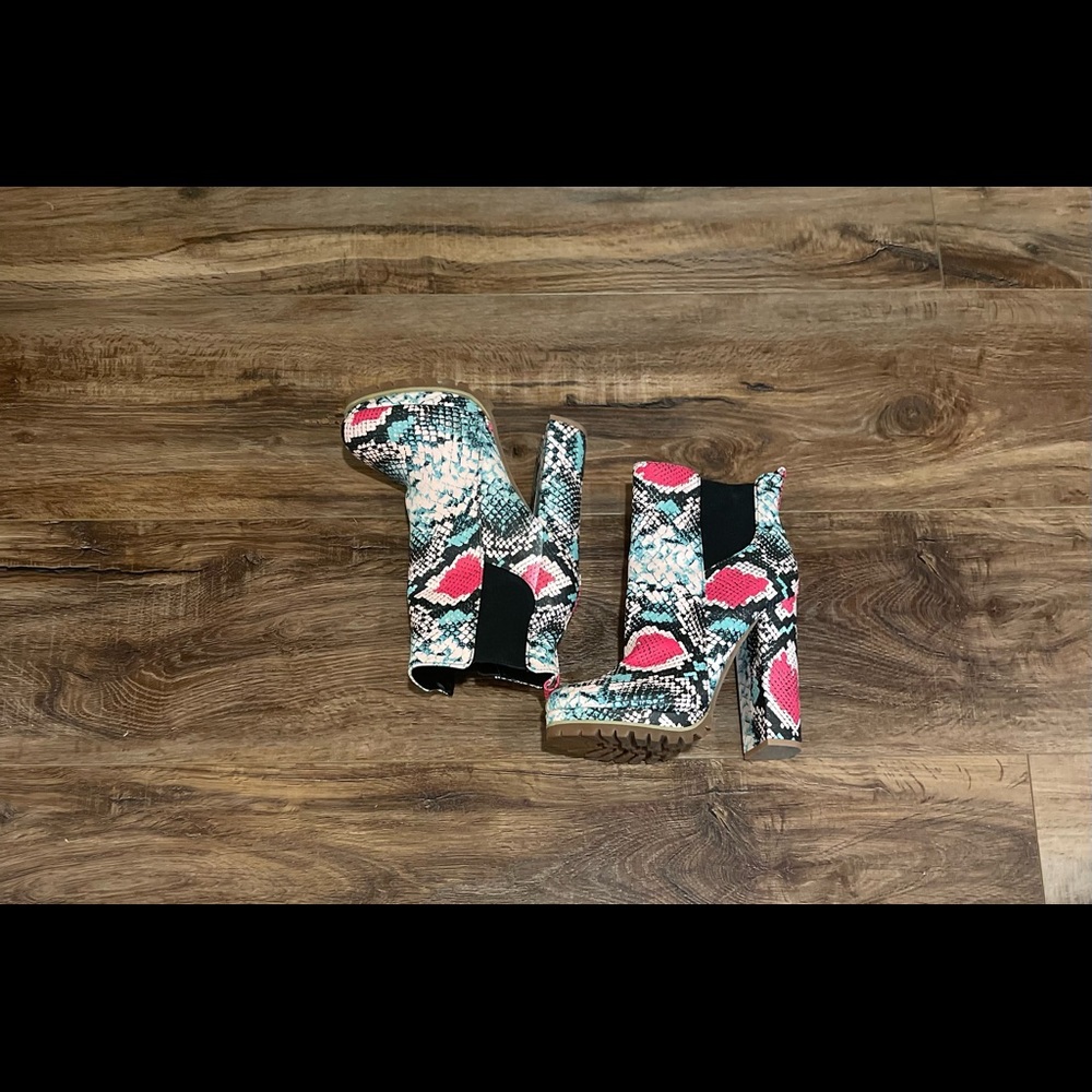 Glaze colorful snakeskin boots snakeskin not real
